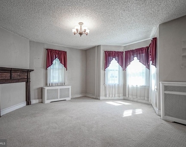 164 Franklin Street - Photo Thumbnail 9
