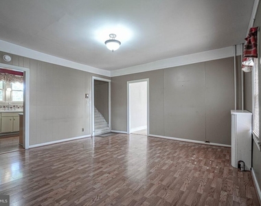 164 Franklin Street - Photo Thumbnail 7