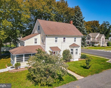 164 Franklin Street - Photo Thumbnail 3
