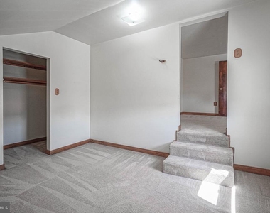 164 Franklin Street - Photo Thumbnail 28