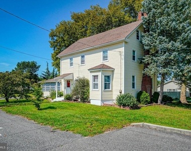 164 Franklin Street - Photo Thumbnail 4