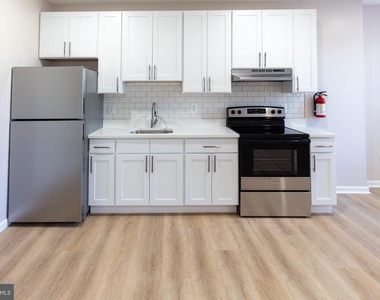 602-604 Broadway - Photo Thumbnail 2