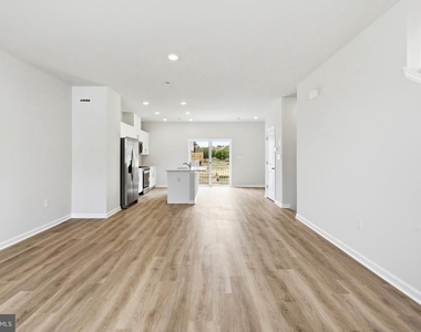 116 Essex Drive - Photo Thumbnail 7