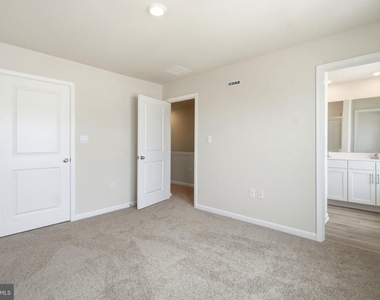 116 Essex Drive - Photo Thumbnail 19