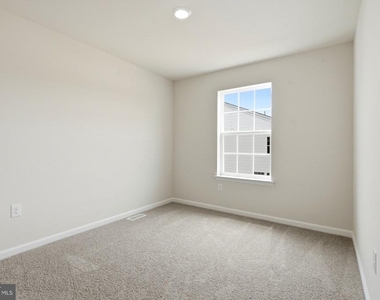 116 Essex Drive - Photo Thumbnail 13