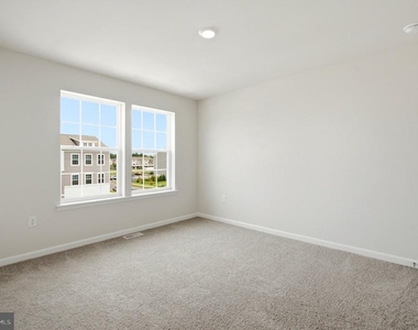 116 Essex Drive - Photo Thumbnail 18