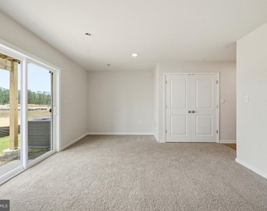 116 Essex Drive - Photo Thumbnail 4