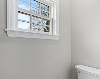 32 West Street - Photo Thumbnail 11