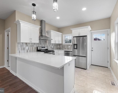 32 West Street - Photo Thumbnail 13