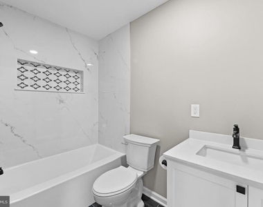 32 West Street - Photo Thumbnail 23