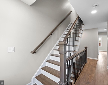 32 West Street - Photo Thumbnail 19