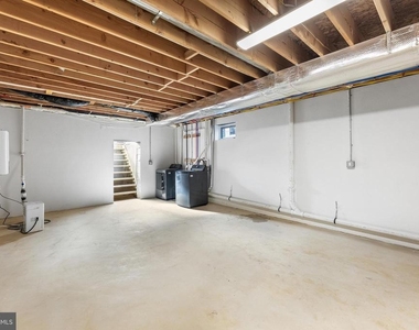 32 West Street - Photo Thumbnail 35