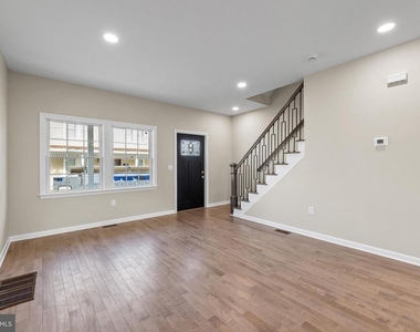 32 West Street - Photo Thumbnail 6