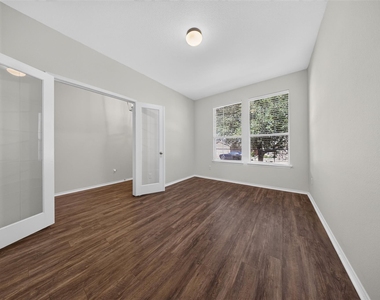 165 Dandy Dr - Photo Thumbnail 4