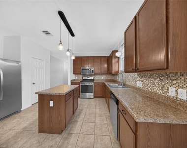165 Dandy Dr - Photo Thumbnail 10