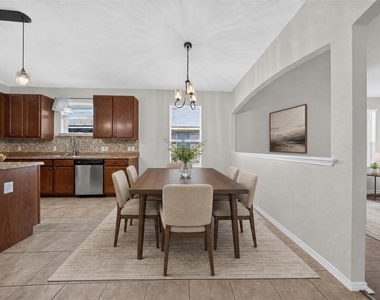 165 Dandy Dr - Photo Thumbnail 9