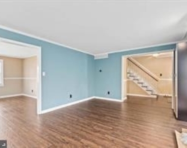 15 Waverly Road - Photo Thumbnail 4