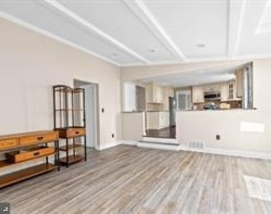 15 Waverly Road - Photo Thumbnail 7