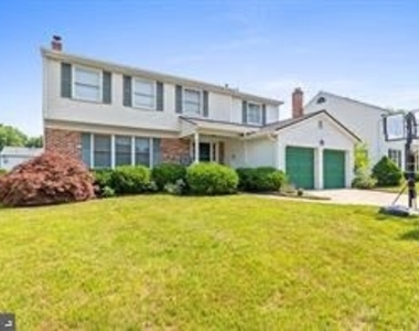 15 Waverly Road - Photo Thumbnail 2