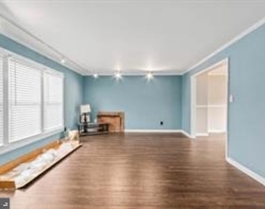 15 Waverly Road - Photo Thumbnail 3