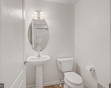 200 Starboard Way - Photo Thumbnail 11