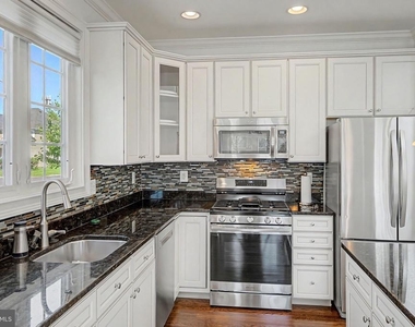 200 Starboard Way - Photo Thumbnail 4