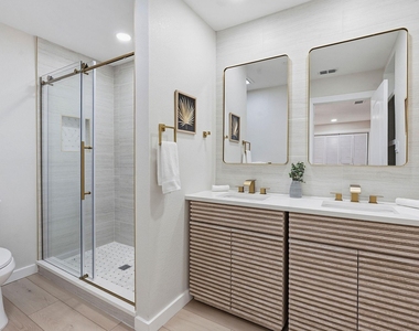 11805 Pollyanna Ave - Photo Thumbnail 14