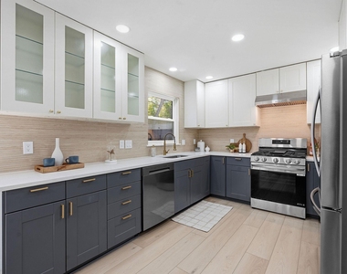 11805 Pollyanna Ave - Photo Thumbnail 7