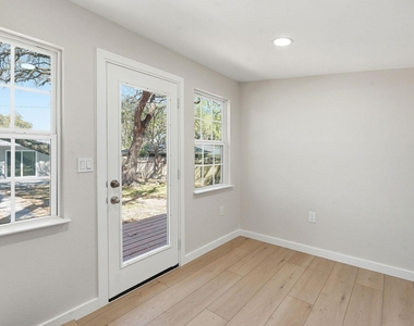 11805 Pollyanna Ave - Photo Thumbnail 24