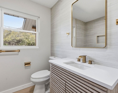 11805 Pollyanna Ave - Photo Thumbnail 18