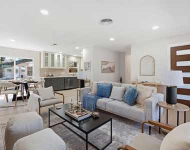 11805 Pollyanna Ave - Photo Thumbnail 2
