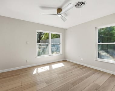 11805 Pollyanna Ave - Photo Thumbnail 19
