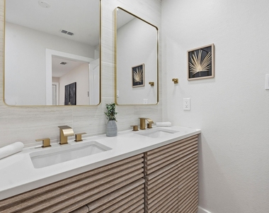 11805 Pollyanna Ave - Photo Thumbnail 15