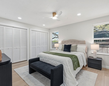 11805 Pollyanna Ave - Photo Thumbnail 12