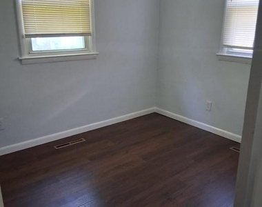 221 Norcross Lane - Photo Thumbnail 17