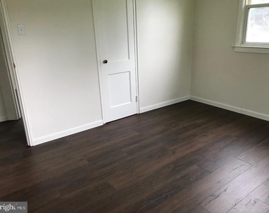 221 Norcross Lane - Photo Thumbnail 12