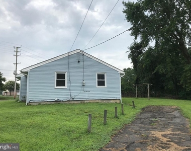 221 Norcross Lane - Photo Thumbnail 1