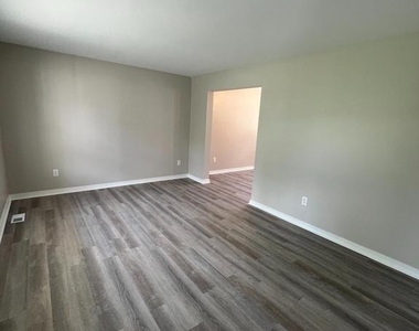 29 Orchard Avenue - Photo Thumbnail 6