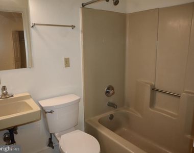 404 E William Street - Photo Thumbnail 10