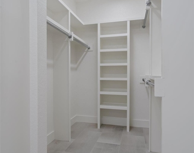 401 Roy Creek Ln - Photo Thumbnail 17