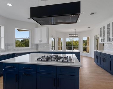401 Roy Creek Ln - Photo Thumbnail 7