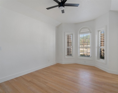 401 Roy Creek Ln - Photo Thumbnail 18