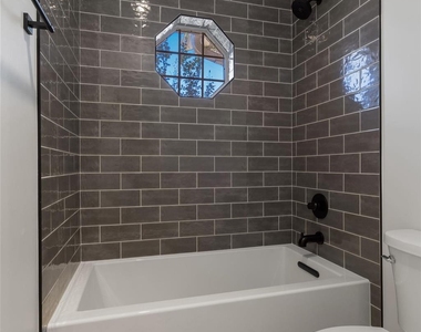 401 Roy Creek Ln - Photo Thumbnail 26