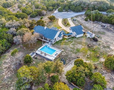 401 Roy Creek Ln - Photo Thumbnail 1