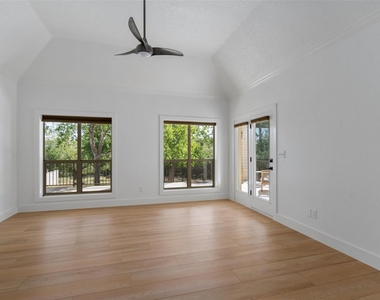 401 Roy Creek Ln - Photo Thumbnail 9