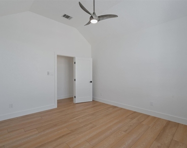 401 Roy Creek Ln - Photo Thumbnail 23