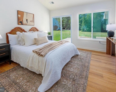 102 Golf Court - Photo Thumbnail 22