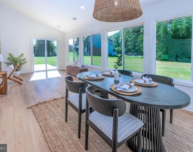 102 Golf Court - Photo Thumbnail 18