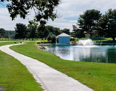 102 Golf Court - Photo Thumbnail 36