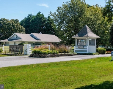 102 Golf Court - Photo Thumbnail 31